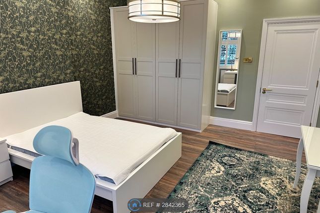 Flat, West Kensington Mansions Beaumont Crescent, London photo 3
