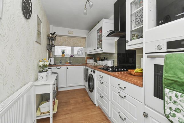 72, Epsom Walk, Corby photo 4