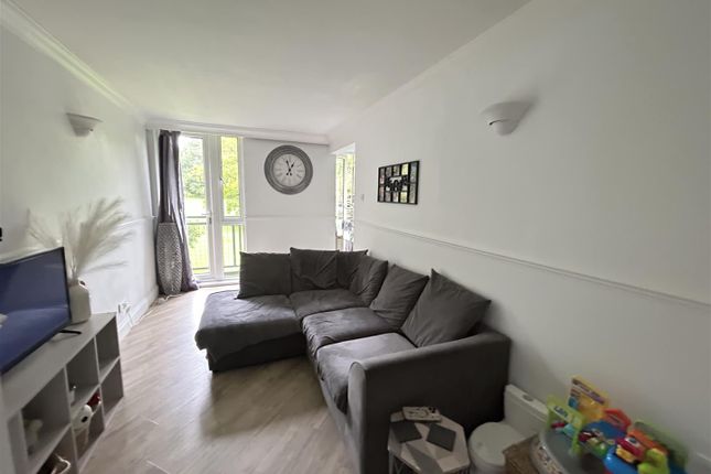 Flat 33, Nonington Court, Sandwich Road, Dover photo 3