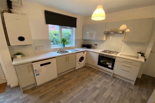Semi-detached house to rent in Broadgate, Beeston