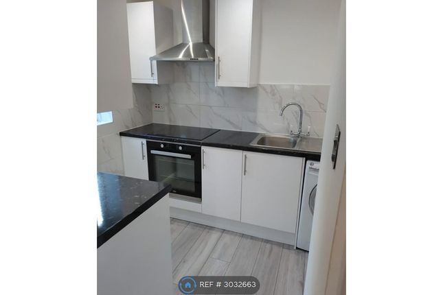 Flat, Guillemot Court Raven Close, Colindale photo 2