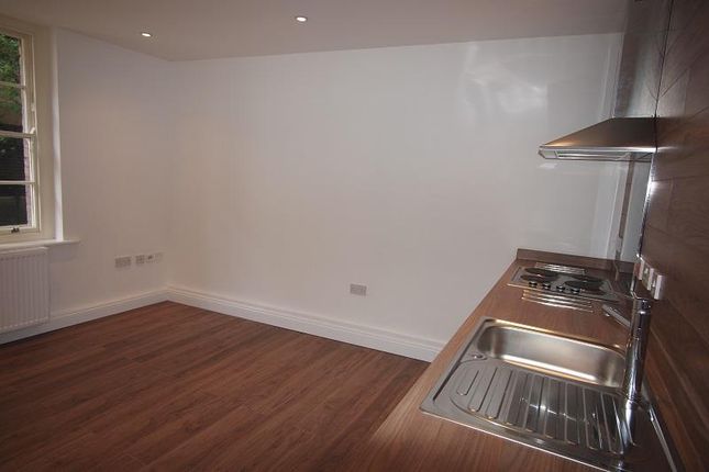 Flat 6, 20 Berkeley Street, Gloucester photo 3