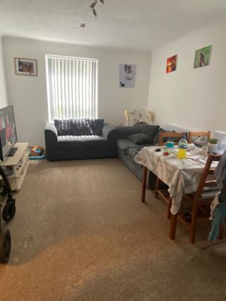 Flat to rent in Leckhampton Place, Cheltenham