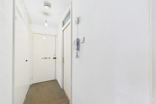 8 Clifton Court, Liverpool photo 2