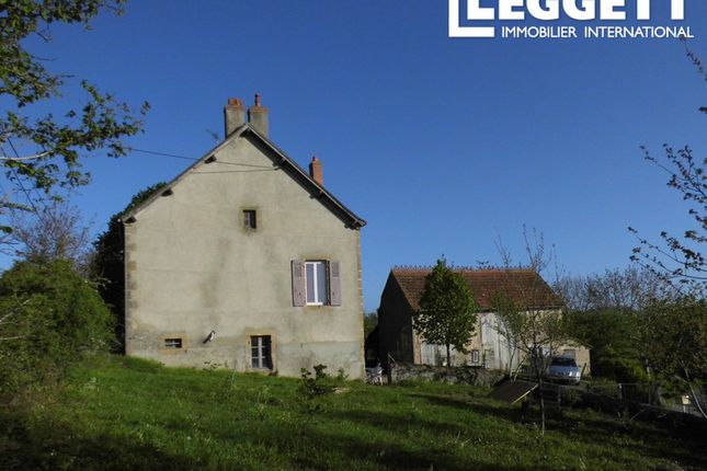 Thumbnail Villa for sale in Le Vilhain, Allier, Auvergne-Rhône-Alpes