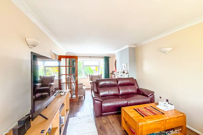 56, Valley Walk, Croxley Green photo 4