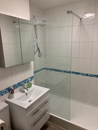 12, Rotterdam Drive, London photo 3