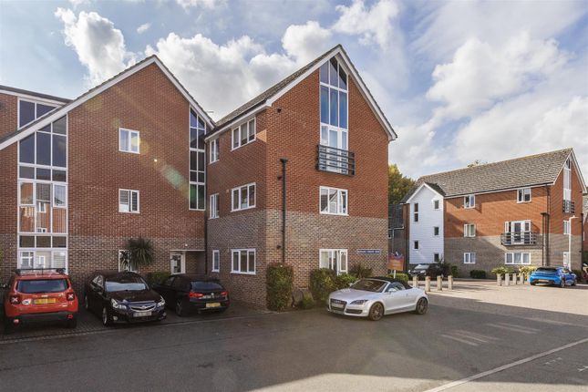 Thumbnail Flat for sale in Edward Vinson Drive, Faversham