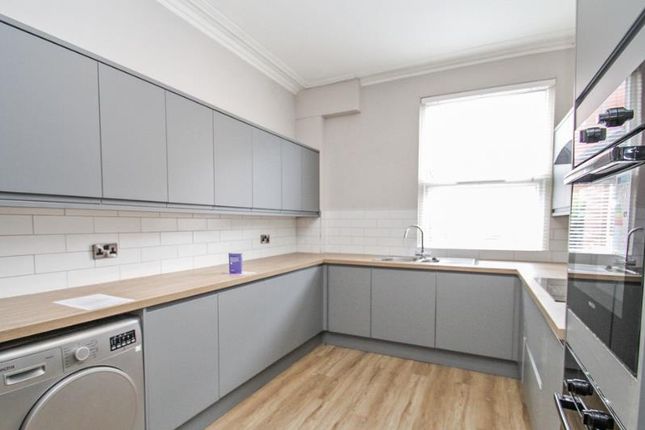 9A,, Lucas Street, Leeds photo 3