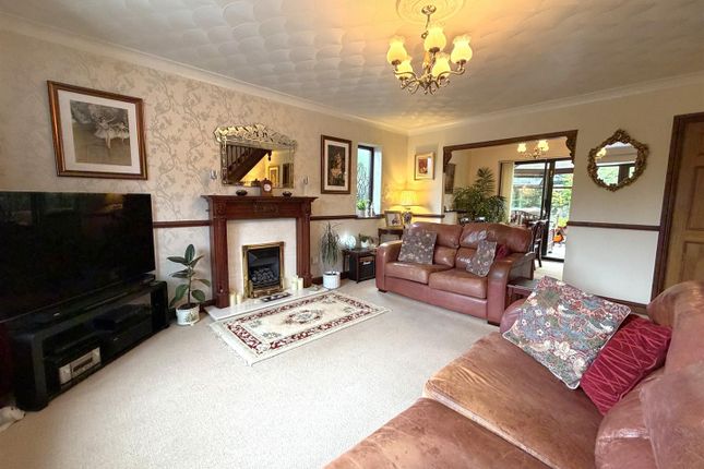 13, Whitsundale, Bolton photo 4