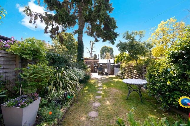 83, Holly Walk, Enfield photo 2