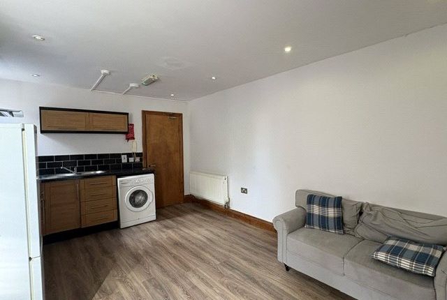 Flat 2, 88, Claude Road, Cardiff photo 4