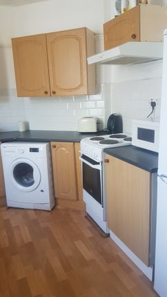 Flat to rent in Brookwood Road, Southfields