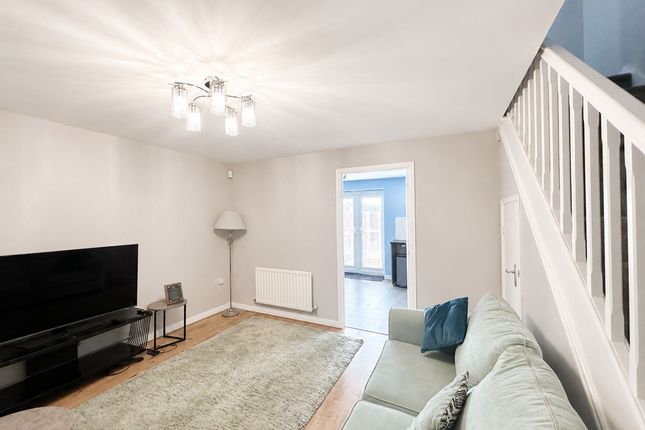 7 Eaton Drive, Southport photo 3