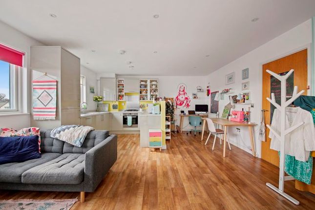 Flat for sale in Lily Way, London