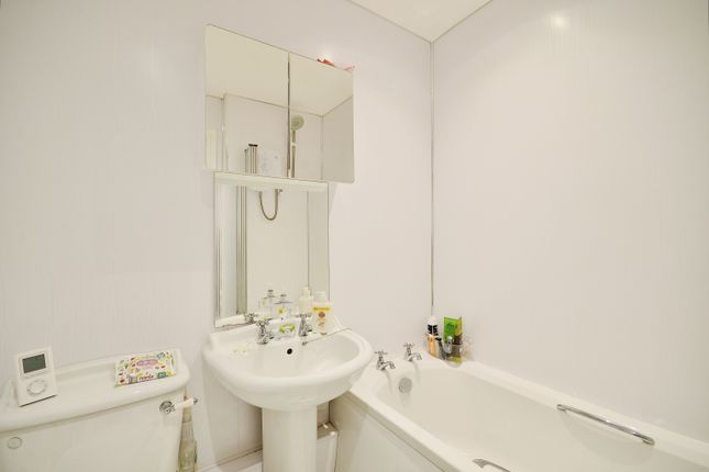 Flat for sale in Wilmslow Road, Cheadle, Greater Manchester