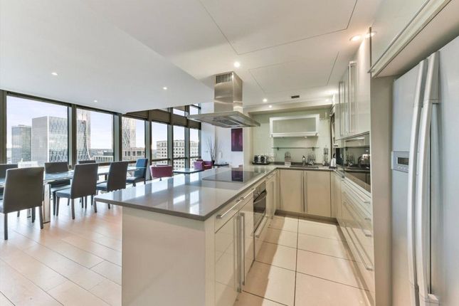 Thumbnail Flat to rent in No 1 West India Quay, 26, Hertsmere Road, Canary Wharf