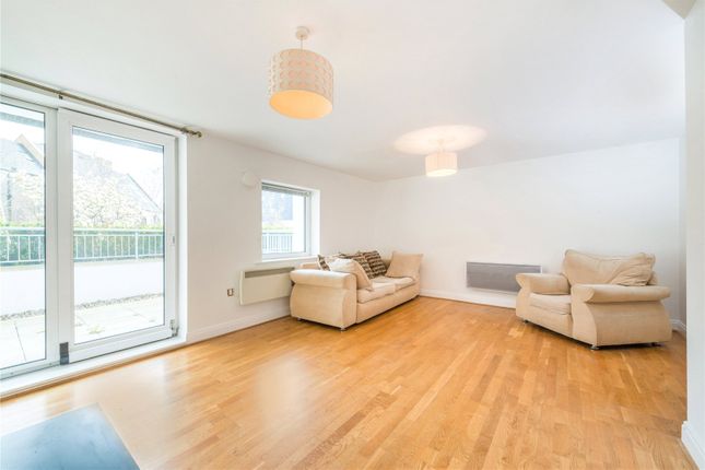 Thumbnail Flat to rent in Holland Gardens, Brentford, Middlesex
