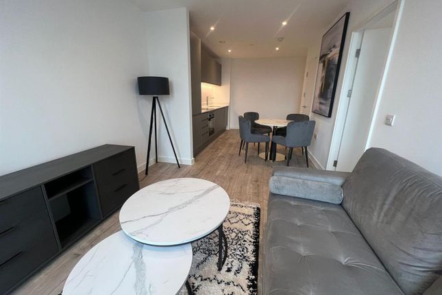 1-bed flat on Apartment 1701 Victoria house, Great Ancoats Street, Manchester, £220,000
