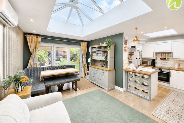 31 Osborne Road, Basildon photo 4