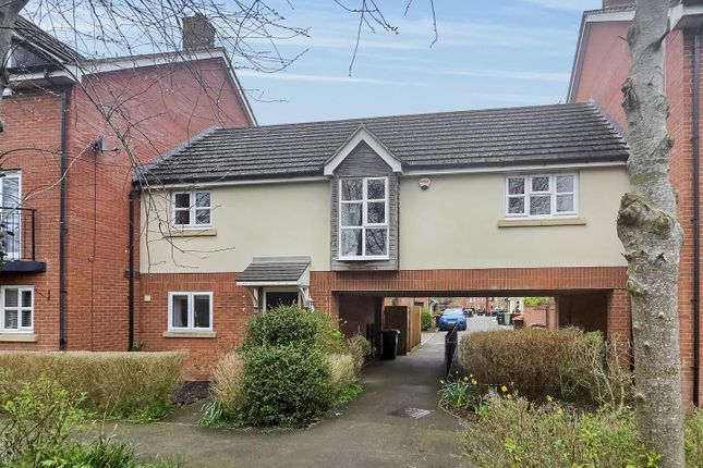 19, Llewellyn Chase, Milton Keynes photo 2