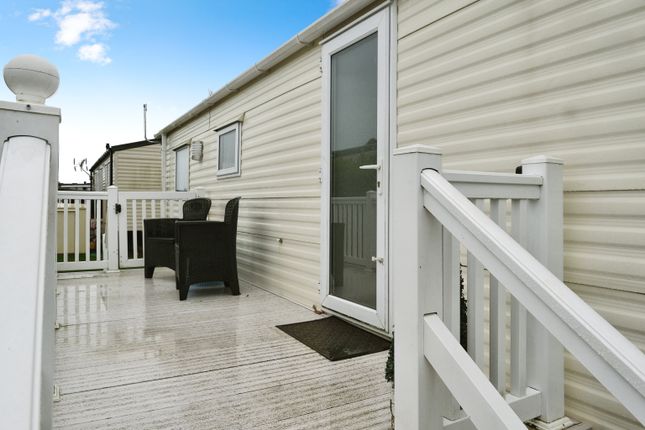 Mobile/park home for sale in Solent Breezes, Chilling Lane, Warsash, Hampshire