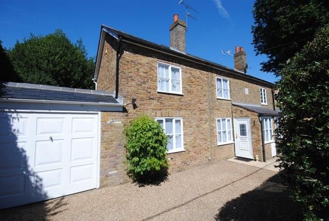 Cottage to rent in Cheapside Road, Ascot, Berkshire
