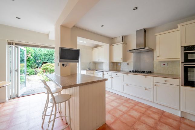 36, Angel Road, Thames Ditton photo 4