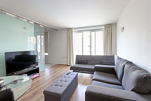 Flat to rent in The Mosaic, Narrow Street, Limehouse