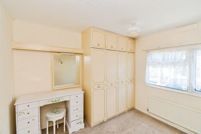 26, Glen Mobile Home Park, Winchester photo 4