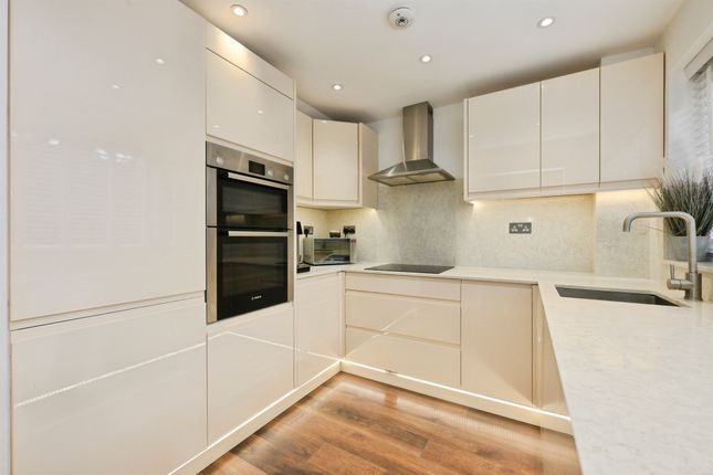 28, Barnard Acres, Waltham Abbey photo 3