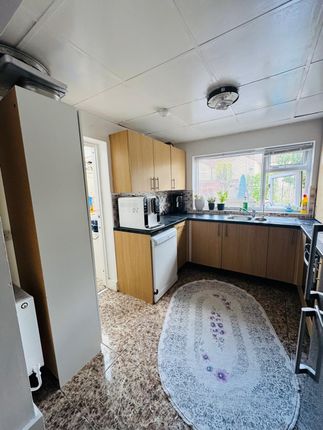 Chesterfield Road, London photo 3