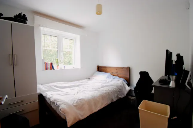 2B2B Apt 11, Union Place, 723 Pershore Road Selly Park, Apt 11, Birmingham photo 5