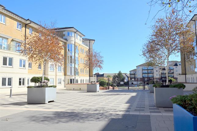 Flat 14, Hamilton Quay, Eastbourne photo 3