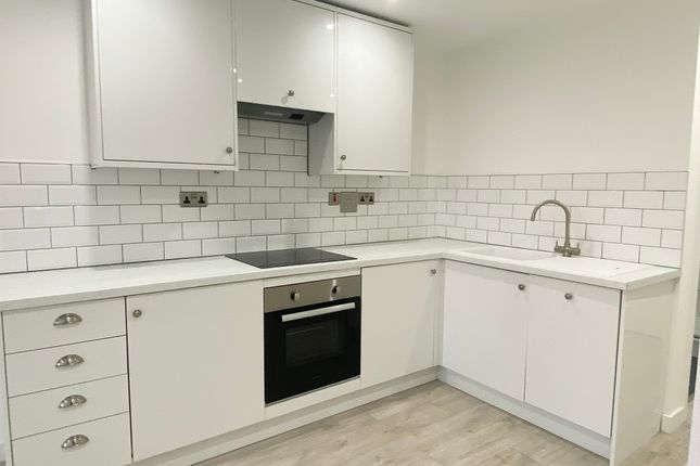 Flat to rent in Cromwell Square, Ipswich
