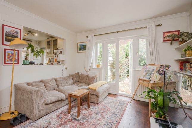 4, Pixham Court, Wimbledon photo 2