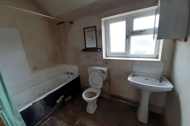 6 Council Houses, Hay Road, Brecon photo 4