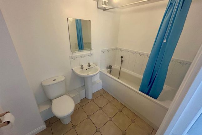 27 Nyall Court, Kidman Close, Gidea Park photo 3