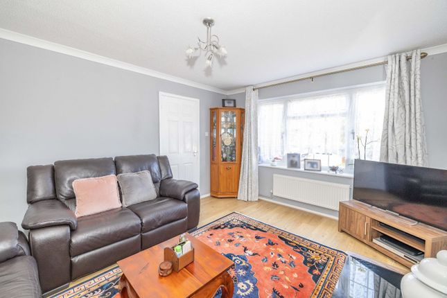 158, Field Avenue, Kent photo 2