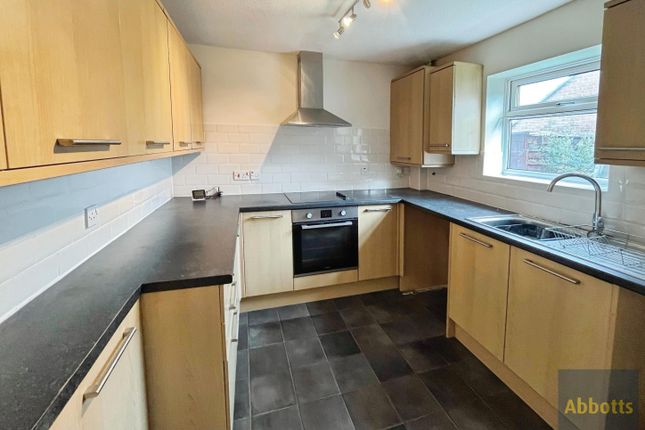100, Basildon photo 4