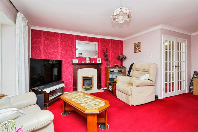 132, Willingdon Park Drive, Eastbourne photo 2