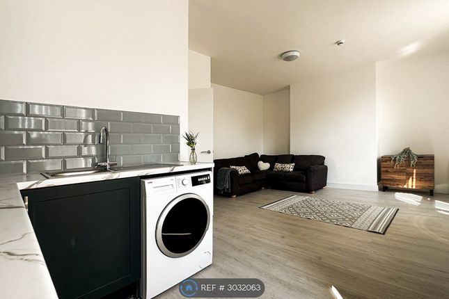 Flat   Balmoral Road, Flat  Balmoral Road Kensington, Liverpool photo 4