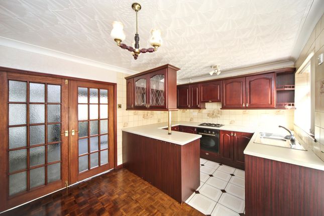 90 Merton Road, Wigan photo 4