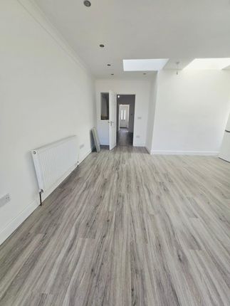156, Runley Road, Luton photo 5