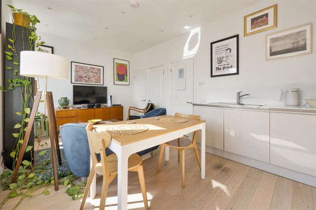 18C, North Birkbeck Road, Leytonstone photo 3