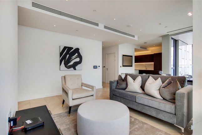 2 bed flat to rent in City Road, London EC1V