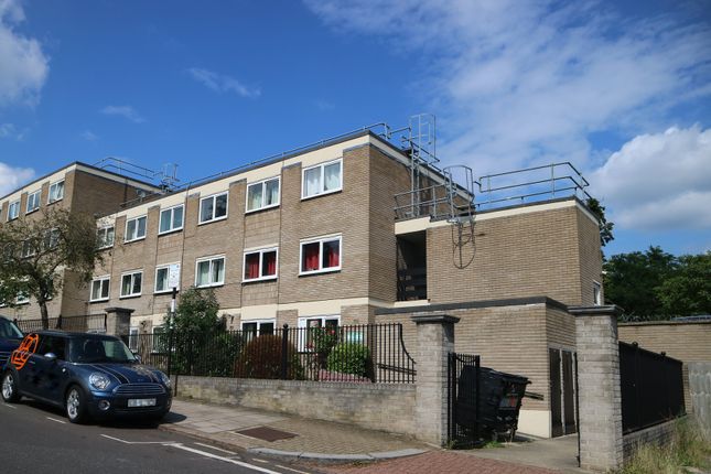 3 Double Bedroom 2 Bathroom Flat In West Hill Road, Southfields Sw18