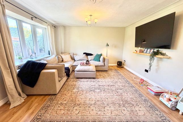 4, Lakeside Court, Brierley Hill photo 2