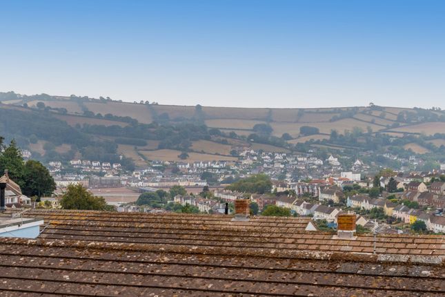23, Higher Coombe Drive, Devon photo 2