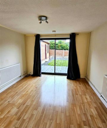 18, Ford Drive, Brackley photo 4